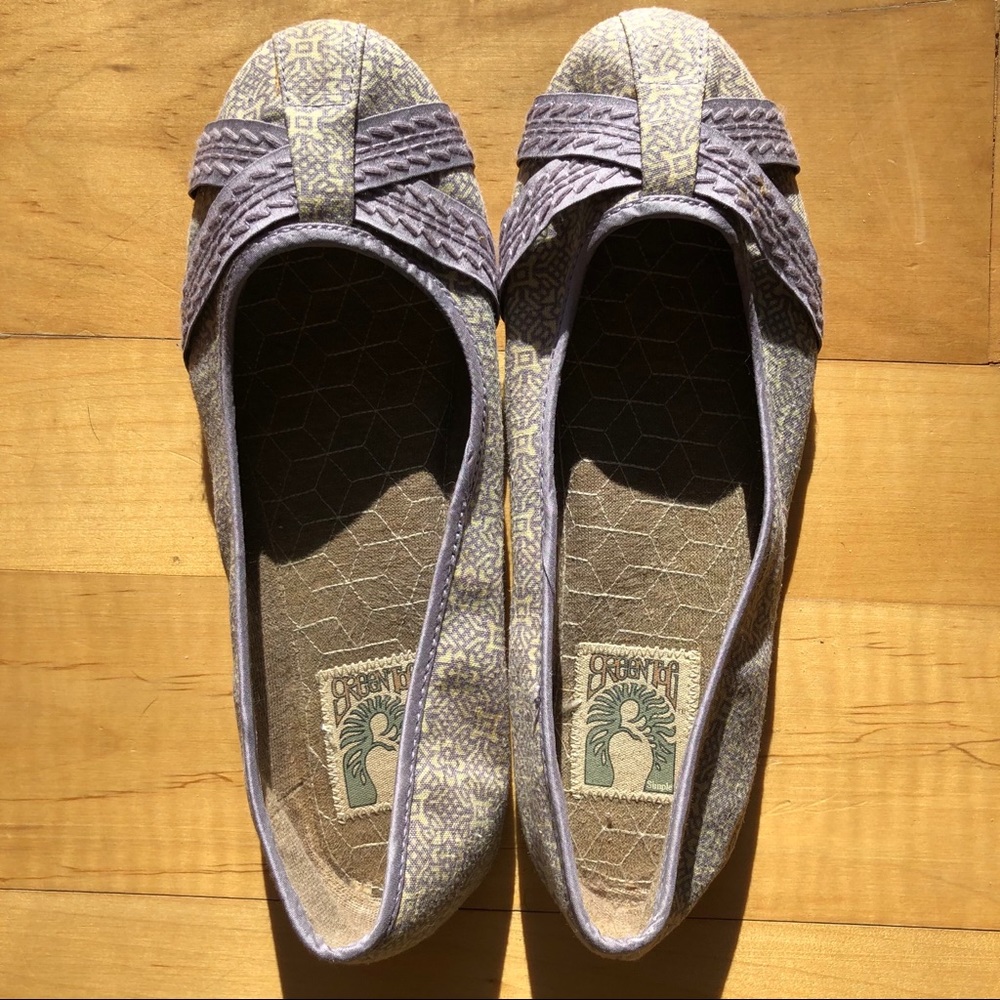 Simple GreenToe Purple Flats